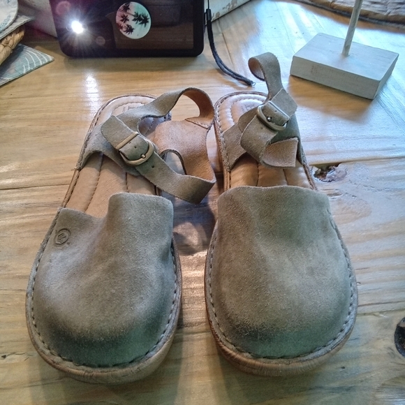 Born Shoes - Born Aliana Sage Green Suede Slingback Sandals Size 6. 1.5" Heel